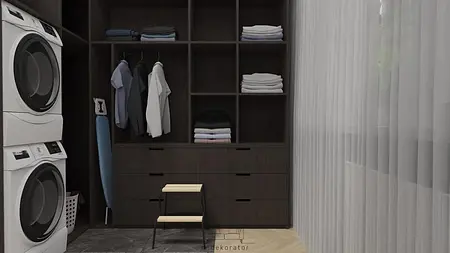 Garderoba w stylu minimalistycznym z pralką, półkami i prasowaniem.