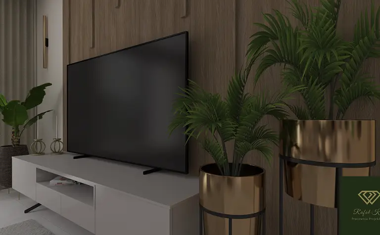 Nowoczesny salon z telewizorem, roślinami i drewnianą ścianą.