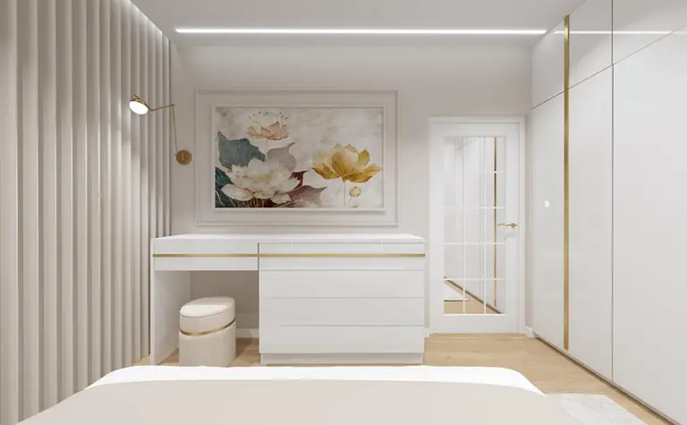 Wnętrze z białymi meblami, złotym oświetleniem i obrazem kwiatów
