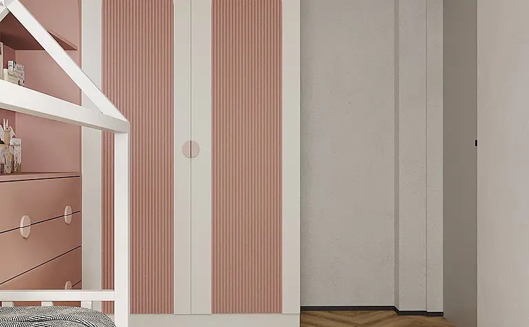 Pokój dziecięcy w stylu industrialnym, japandi i minimalistycznym z różowym łóżkiem i dywanem.