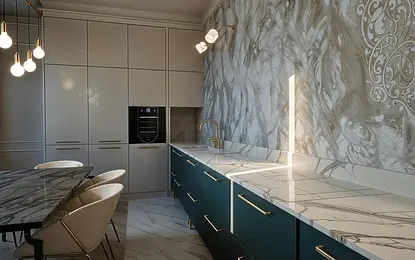 Wnętrze kuchni w stylu art deco i nowoczesnym z marmurowym blatem.