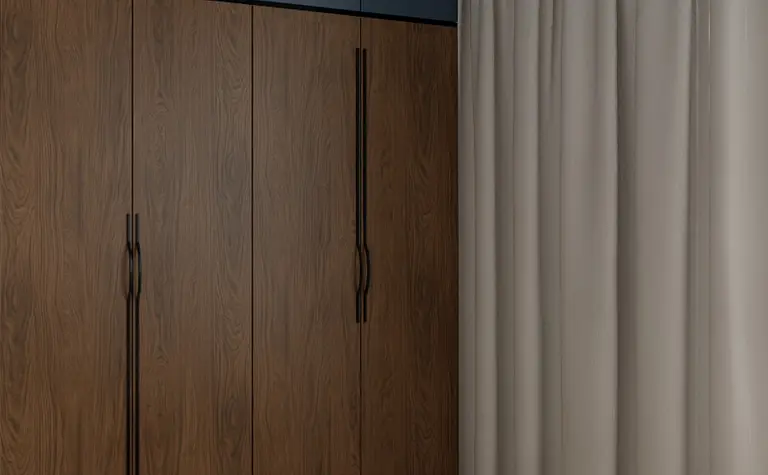 Wnętrze garderoby z drewnianymi szafkami i szarymi zasłonami, styl współczesny.