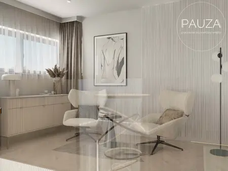 Nowoczesny salon z jasnymi meblami i roślinami w stylu minimaluxe