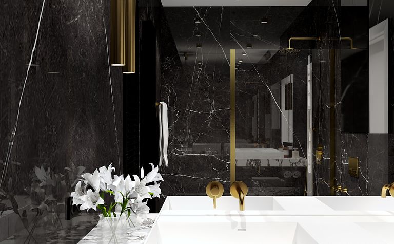 Nowoczesna łazienka w stylu glamour z czarnymi ścianami, białą wanną i złotymi akcentami.