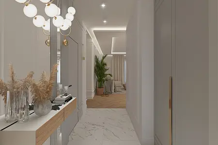 Przedpokój z białymi ścianami, drewnianą podłogą i rośliną w doniczce, styl dopamine decor