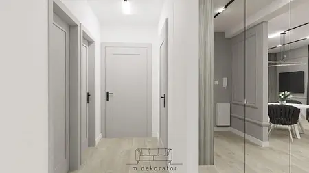 Przedpokój z szarymi ścianami i białymi drzwiami, w stylu glamour i nowoczesnym.