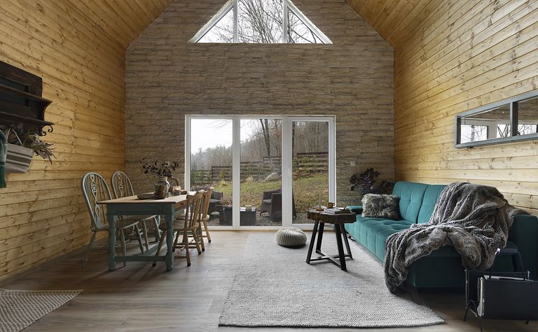 Stodoła w bukowym lesie