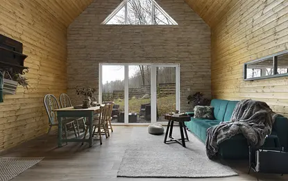 Stodoła w bukowym lesie