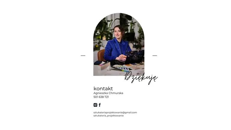 Wnętrze biura w stylu art deco z roślinami i akcentami vintage.