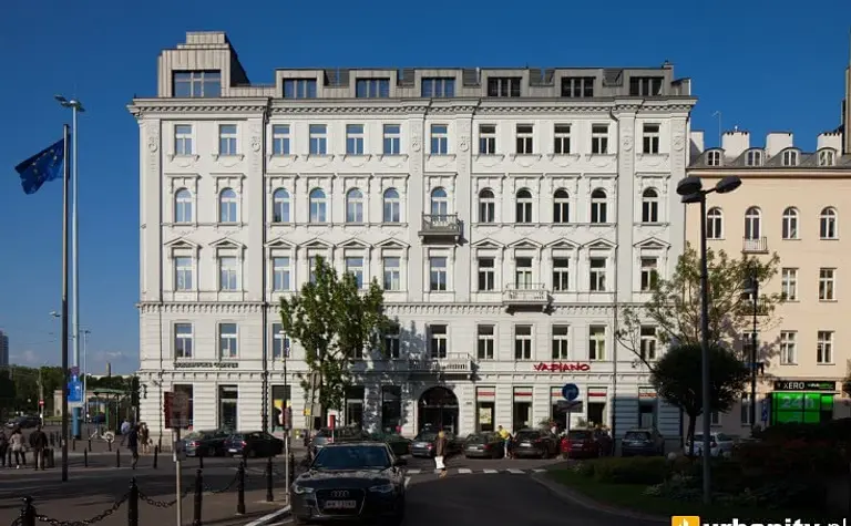 Elewacja budynku w stylu eklektycznym, nowoczesnym i vintage.