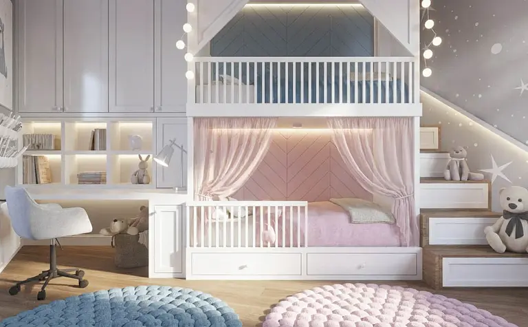Pokój dziecięcy w stylu soft minimalizm z łóżkiem piętrowym i biurkiem.