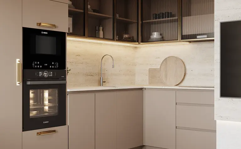 Kuchnia w stylu japandi i minimalistycznym z brązowymi meblami i nowoczesnymi akcesoriami.