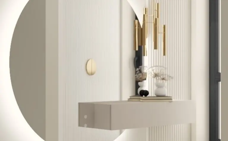 Nowoczesny przedpokój z lustrem i lampą w stylu quiet luxury.
