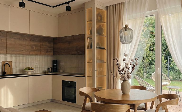 Malutkie przytulne mieszkanie w elegancką nutką