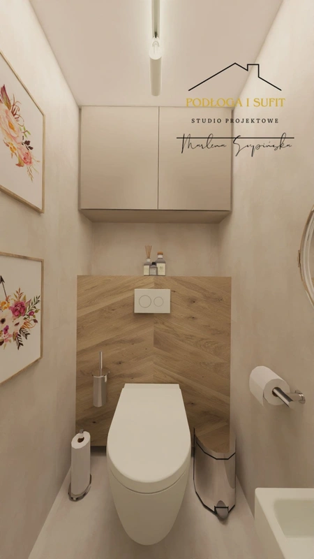 Mała toaleta z drewnianymi i białymi elementami, minimalistyczny design.