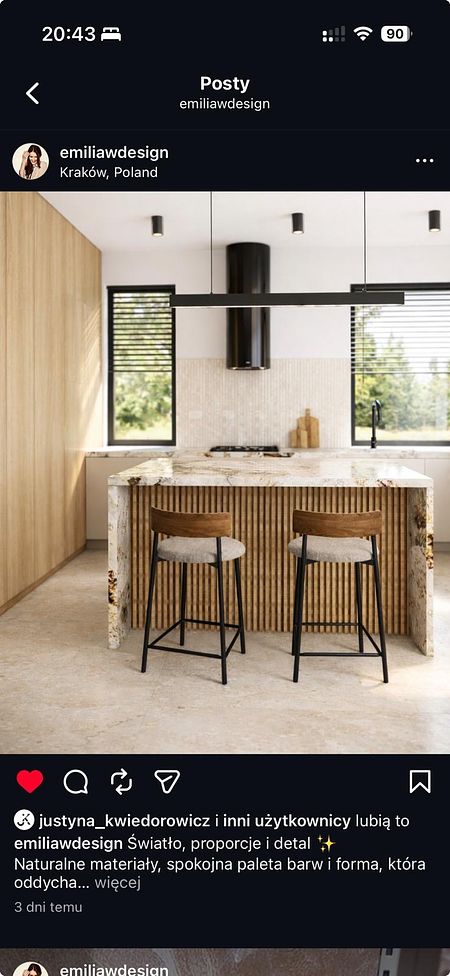 Wnętrze kuchni w stylu japandi i nowoczesnym z drewnianymi meblami