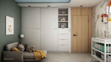 Korytarz w stylu art deco z jasnymi ścianami i drewnianą podłogą.