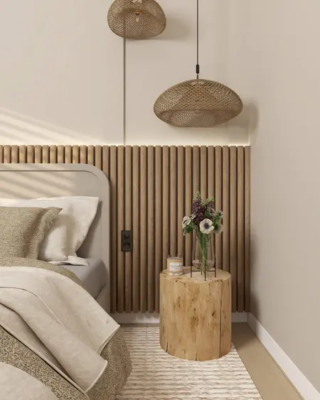 Wnętrze sypialni w stylu boho i rustykalnym z drewnianymi akcentami.
