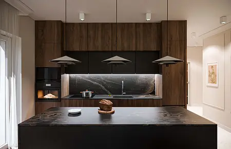 Wnętrze kuchni z drewnianymi szafkami i nowoczesnymi akcesoriami.