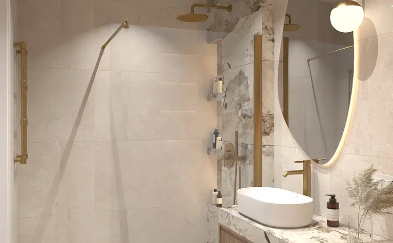 Nowoczesna łazienka z minimalistycznym designem, jasnymi kafelkami i złotymi dodatkami.