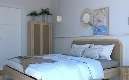 Sypialnia w stylu boho z drewnianym łóżkiem, jasnymi poduszkami i roślinami.