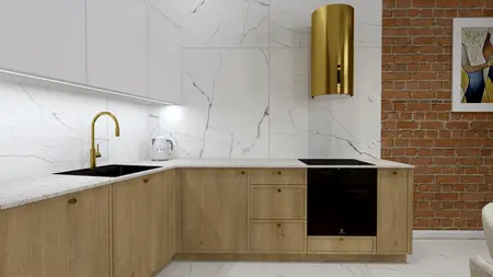 Kuchnia z drewnianymi meblami, białymi płytkami i złotym okapem, styl quiet luxury.