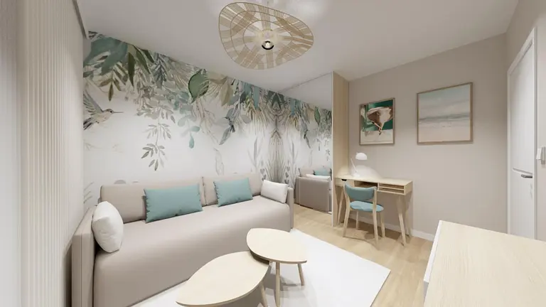 Wnętrze pokoju dziennego w stylu boho i japandi z beżową sofą i drewnianymi akcentami.