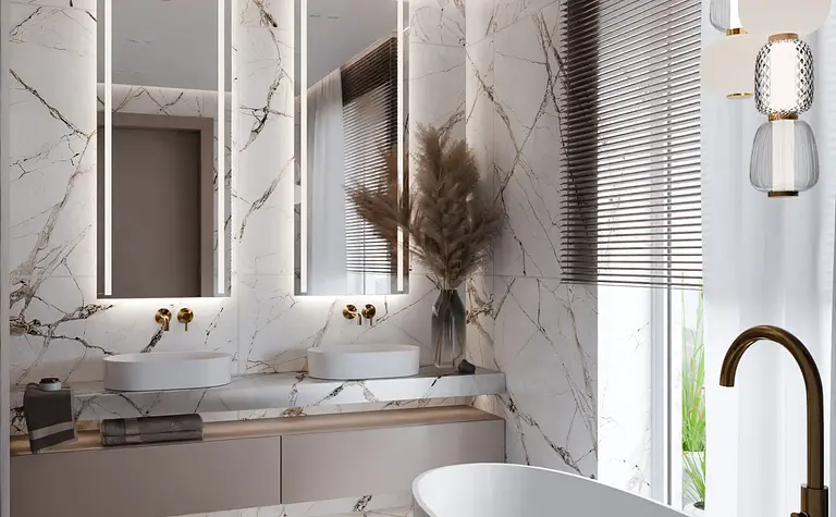 Nowoczesna łazienka z białą wanną i marmurowymi płytkami, styl dopamine decor i minimaluxe.