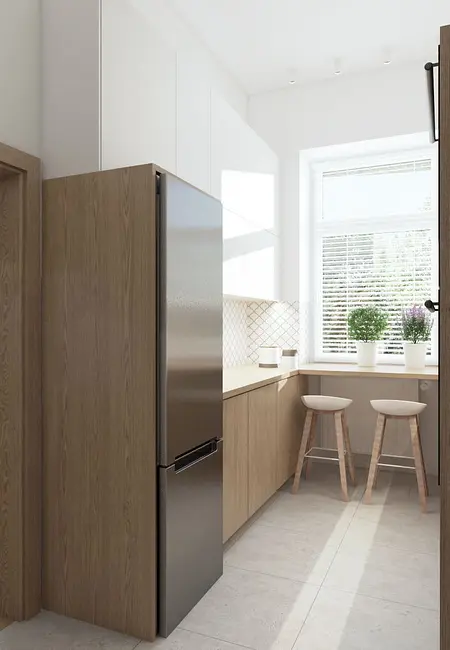 Eklektyczna kuchnia z nowoczesnymi meblami, industrialnymi detalami i tradycyjnymi akcentami.