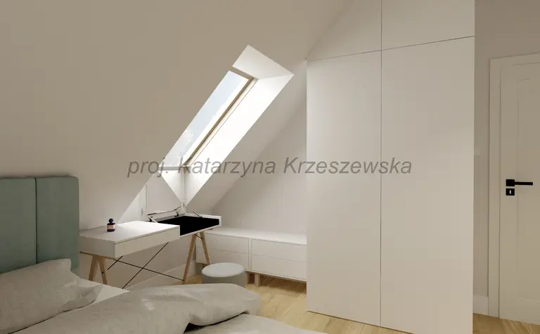 Sypialnia z białymi meblami, minimalistyczny styl, okno połaciowe, drewniana podłoga