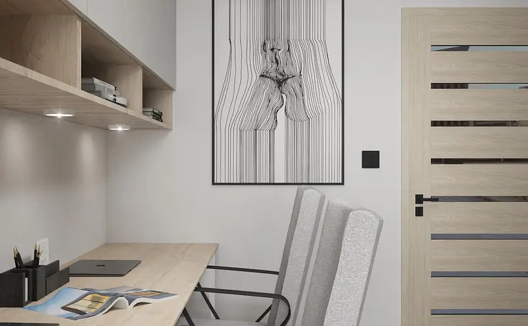 Minimalistyczny gabinet z drewnianym biurkiem, szarymi krzesłami i nowoczesnym obrazem.