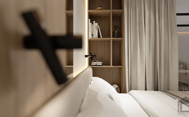 Wnętrze sypialni w stylu glamour i japandi z drewnianymi elementami.