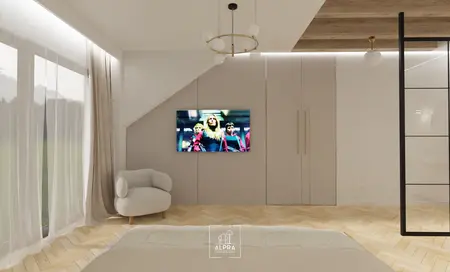Wnętrze sypialni z białymi meblami, drewnianą podłogą i nowoczesnym oświetleniem glamour.