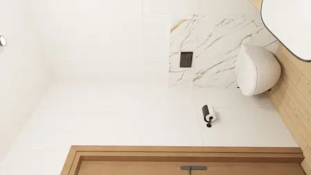 Wnętrze nowoczesnej łazienki z białymi płytkami, drewnianymi elementami oraz toaletą.