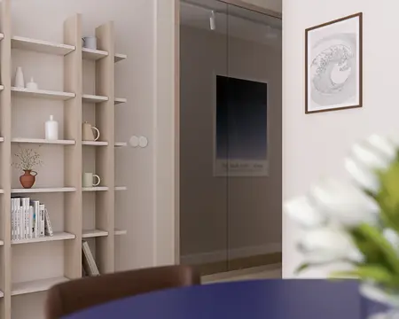Jasne wnętrze z półką, białymi akcentami i roślinami, styl japandi i skandynawski