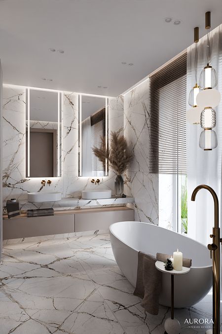 Nowoczesna łazienka z białą wanną i marmurowymi płytkami, styl dopamine decor i minimaluxe.