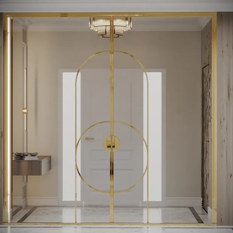 Przedpokój w stylu quiet luxury z złotymi detalami i jasnymi ścianami.