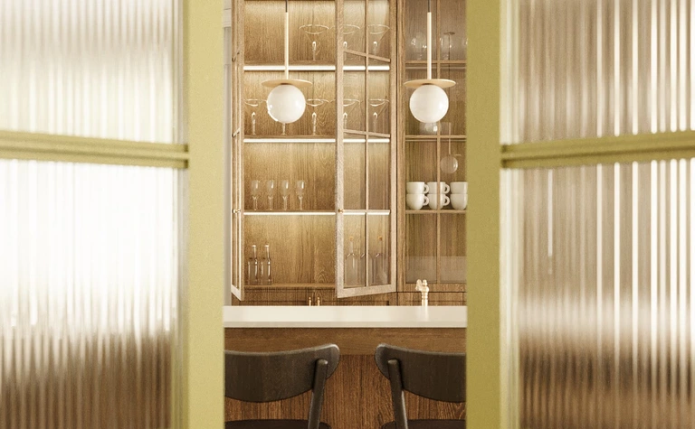 Wnętrze kuchni z drewnianymi meblami i vintage akcentami, w stylu dopamine decor.