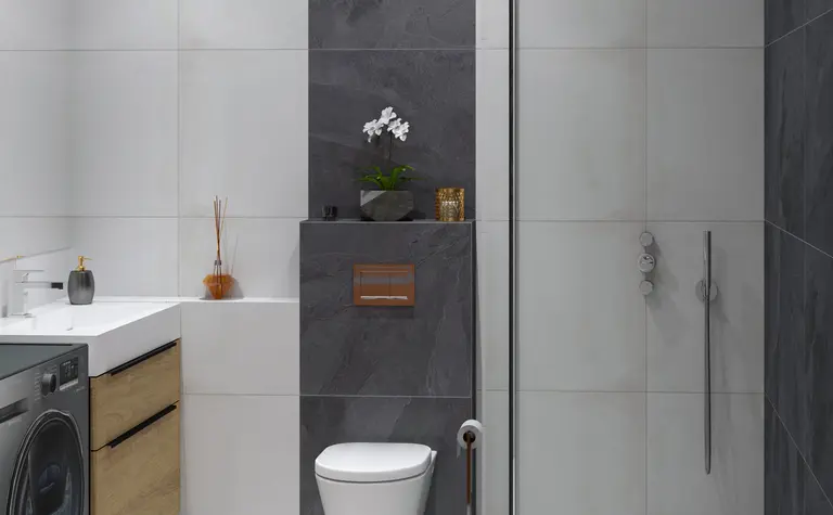 Zmodernizowana łazienka w stylu eklektycznym z szarymi płytkami i drewnianymi detalami.