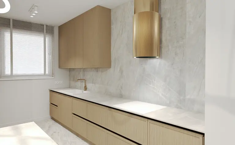Nowoczesna kuchnia w stylu quiet luxury z drewnianymi meblami i marmurowym wykończeniem.