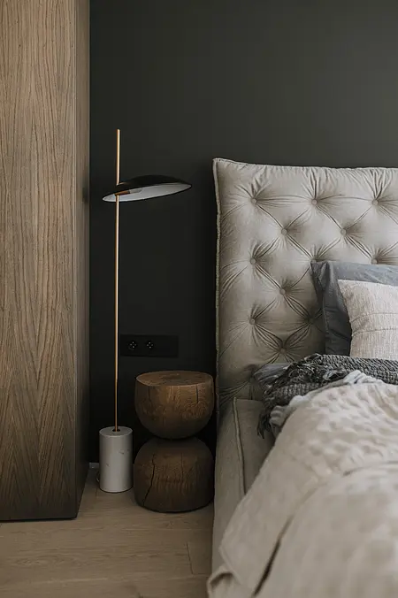 Sypialnia z minimalistycznym wystrojem w stylu quiet luxury, nowoczesnym i współczesnym.