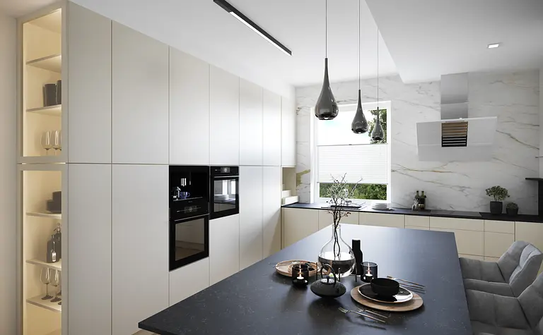 Nowoczesna kuchnia z białymi meblami i czarnym blatem, z przeszklonymi szafkami.