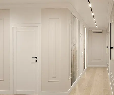 Korytarz z białymi ścianami, drewnianą podłogą, oświetleniem LED, styl art deco, glamour, nowoczesny.
