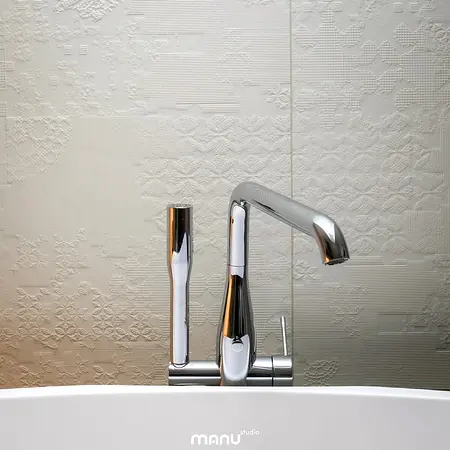 Bateria umywalkowa w łazience, industrialny, minimalistyczny, nowoczesny, skandynawski, soft minimalizm
