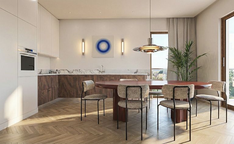 Wnętrze jadalni z drewnianym stołem i nowoczesnymi krzesłami, w stylu eklektycznym, nowoczesnym i tradycyjnym.