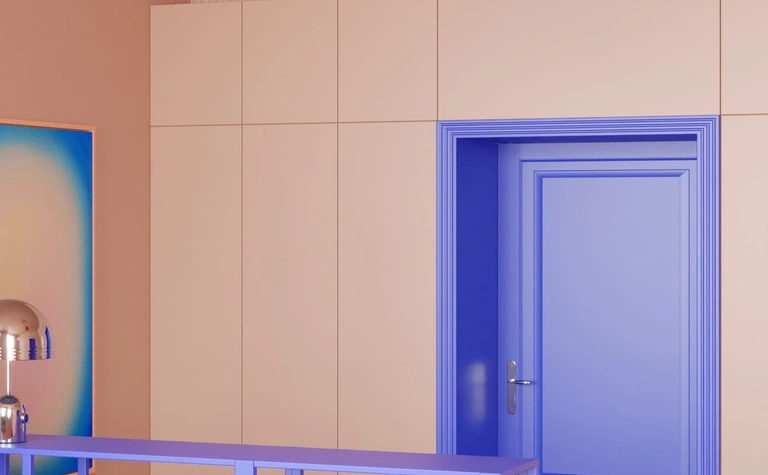 Wnętrze z niebieską balustradą, pomarańczową lampą i nowoczesnymi akcentami dopamine decor.
