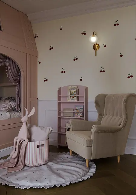 Pokój dziecięcy w stylu art deco i eklektycznym z różowymi elementami.