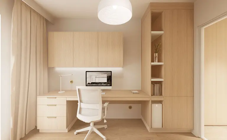 Gabinet w stylu japandi i minimalistycznym z drewnianym biurkiem i białym krzesłem.