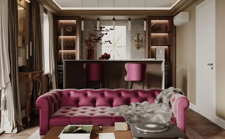 Glamour salon z różową kanapą, drewnianym stolikiem i stylowymi akcentami.