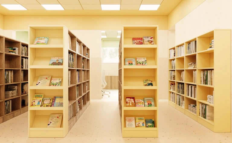 Biblioteka z żółtymi półkami, eklektyczne regały i nowoczesne meble.